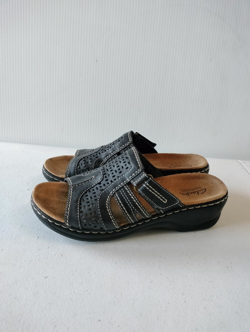 Clarks Bendables Navy Leather Slide Wedge Sandals 8.5 Comfort Vacation Travel